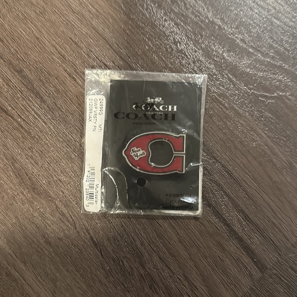 Coach Shoulder Bag, Matching Wallet and Pin - Picture 9 of 11